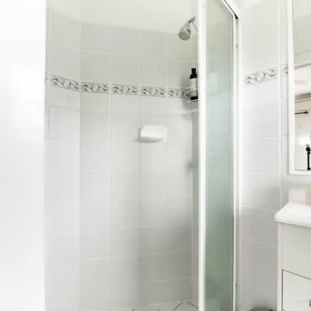 Relax In 2b2b Chateau Near Uq With Parking+balcony Brisbane