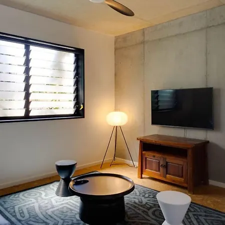 Escape 2 The New 3bed Highgate Hill * Brisbane