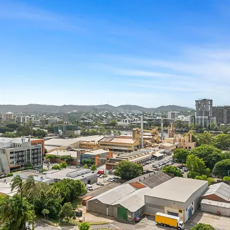 Stunning View Brand New 2br Brisbane