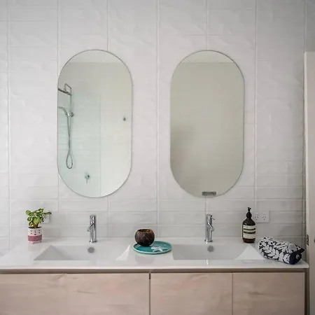 Holiday home Stylish Overlooking Moreton Bay *