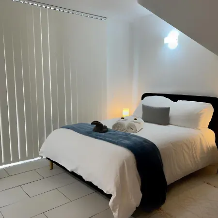 Apartment Stylish W/ Free Access To Park & Pool Brisbane