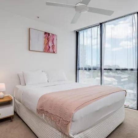 Central Bowen Hills Apartment