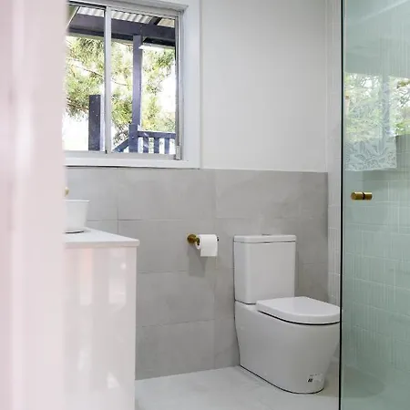 Willow Luxury Retreat: Pool Jacuzzi, Sauna * Brisbane