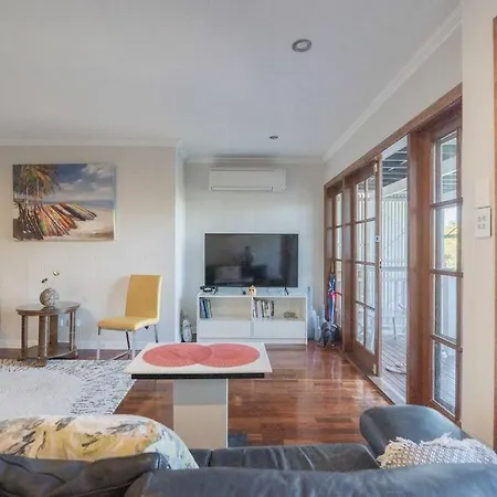 West End Luxury 5b3b W Parking And Pod Music System M9 * Brisbane