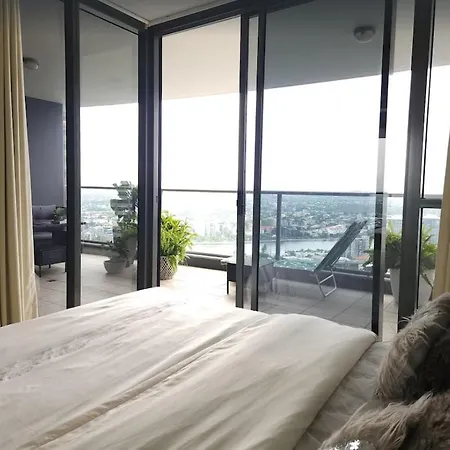 Homestay Aurora Tower Suits *