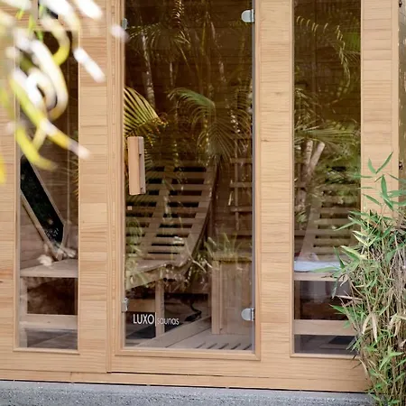 Willow Luxury Retreat: Pool Jacuzzi, Sauna Brisbane