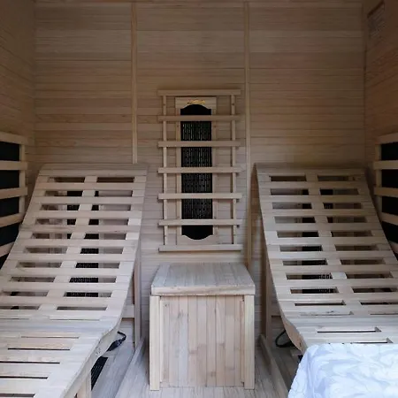 Villa Willow Luxury Retreat: Pool Jacuzzi, Sauna