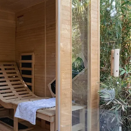 Willow Luxury Retreat: Pool Jacuzzi, Sauna *