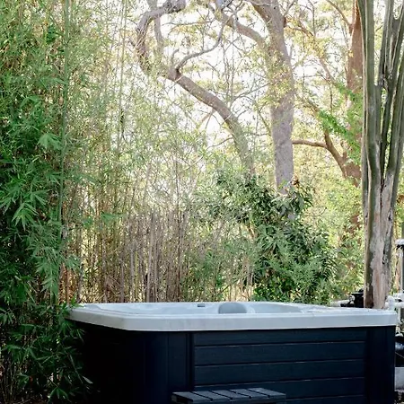 Willow Luxury Retreat: Pool Jacuzzi, Sauna *