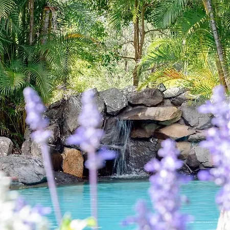 Willow Luxury Retreat: Pool Jacuzzi, Sauna Villa *