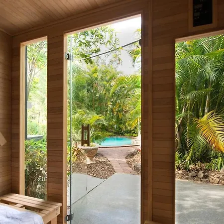 Willow Luxury Retreat: Pool Jacuzzi, Sauna Villa