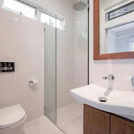 West End Luxury 5b3b W Parking And Pod Music System M9 *