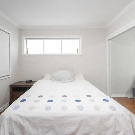 Holiday home West End Luxury 5b3b W Parking And Pod Music System M9 Brisbane