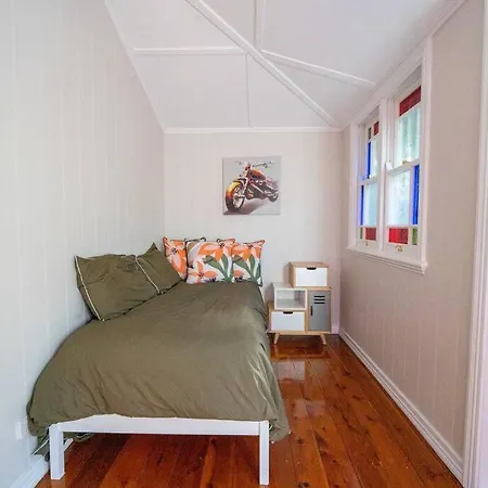 West End Luxury 5b3b W Parking And Pod Music System M9 *
