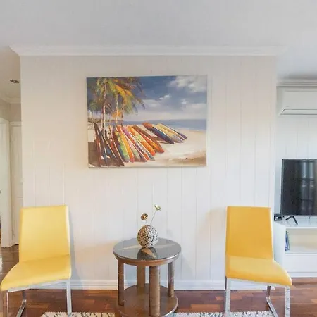 West End Luxury 5b3b W Parking And Pod Music System M9 Holiday home Brisbane