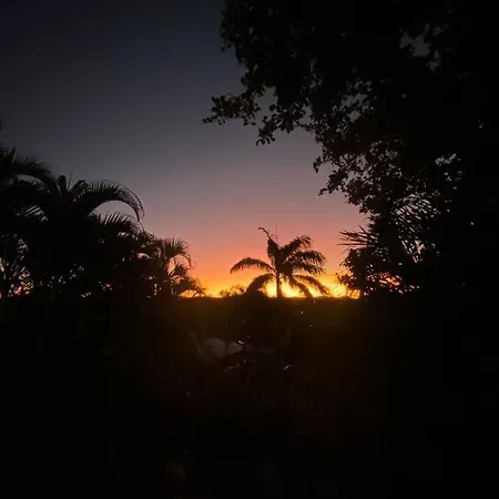 Sunset View 13kms From Cbd Holiday home