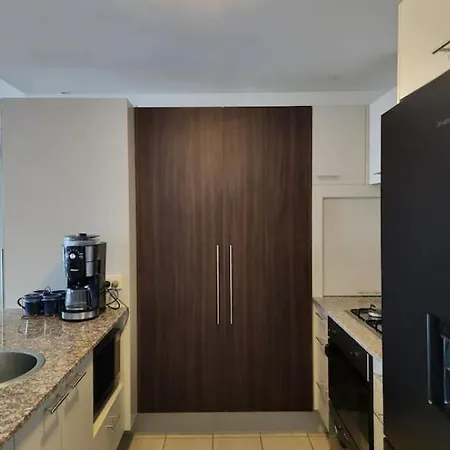 Homestay Aurora Tower Suits *