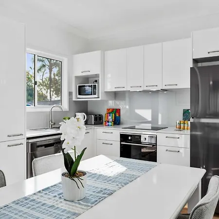 Holiday home Idyllic 4-bedroom With A Spacious Backyard