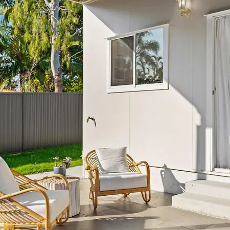 Idyllic 4-bedroom With A Spacious Backyard *