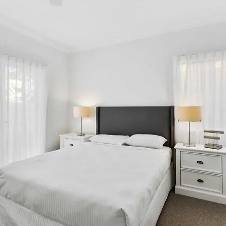 Holiday home Idyllic 4-bedroom With A Spacious Backyard Brisbane
