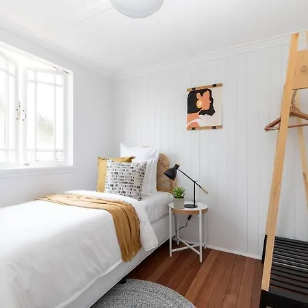 Pet Friendly Family 3km To Cbd Holiday home *