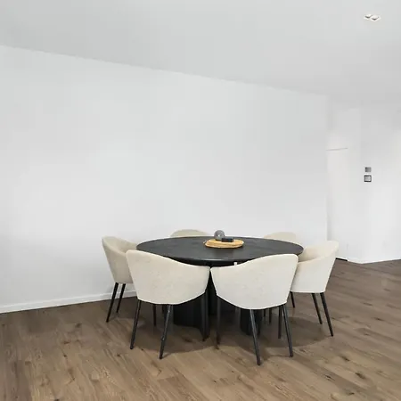 Apartment Contemporary 3-bed With Private Balcony Brisbane