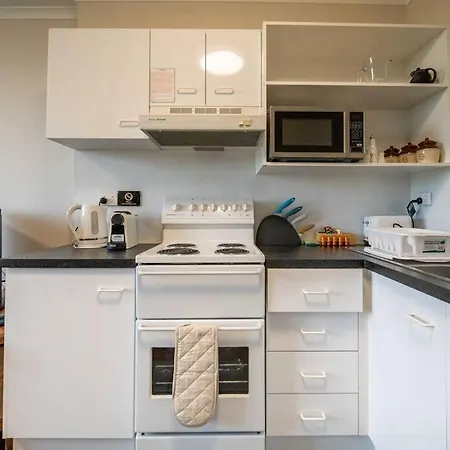 Stunning 1b1b River View Apt W Parking + Wifi Apartment *