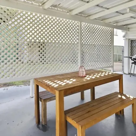 Spacious Close To Cbd And Airport Holiday home