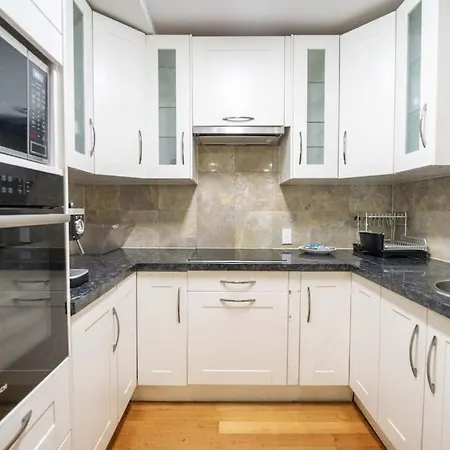 Duplex 2beds 2baths Fortitude Valley W Parking Pool Walk To Everything *