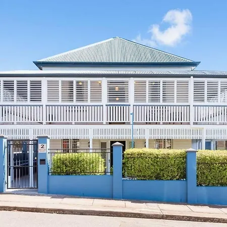 Holiday home Tranquil 3 Beds 1 Study 2 Baths Family W Parking Nr Cbd
