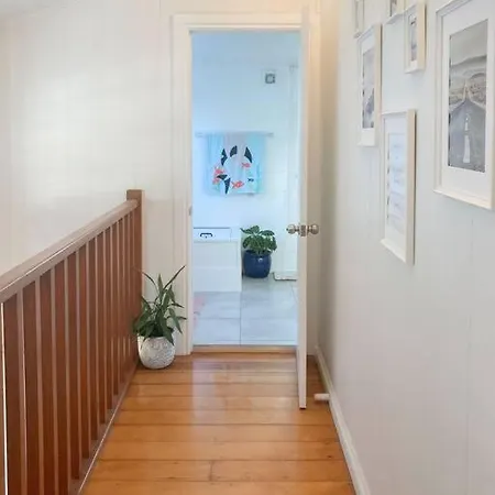 Holiday home Tranquil 3 Beds 1 Study 2 Baths Family W Parking Nr Cbd
