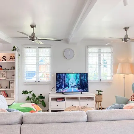 Tranquil 3 Beds 1 Study 2 Baths Family W Parking Nr Cbd Holiday home