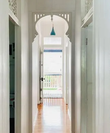 Tranquil 3 Beds 1 Study 2 Baths Family W Parking Nr Cbd Brisbane