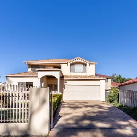 Peaceful Suburban Family Easy Access To Holiday home Brisbane