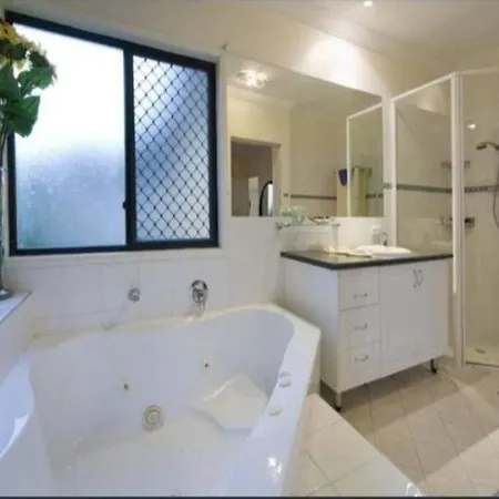 Holiday home Away From In Sinnamon Park, Queensland