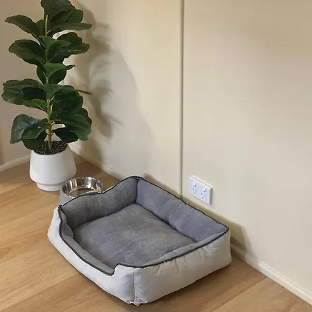 Holiday home New! Modern 10mins To Cbd 3 Beds + Parking