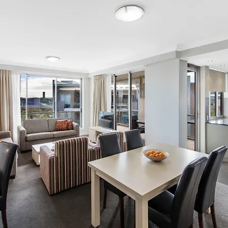 Oaks Mews Aparthotel 4*