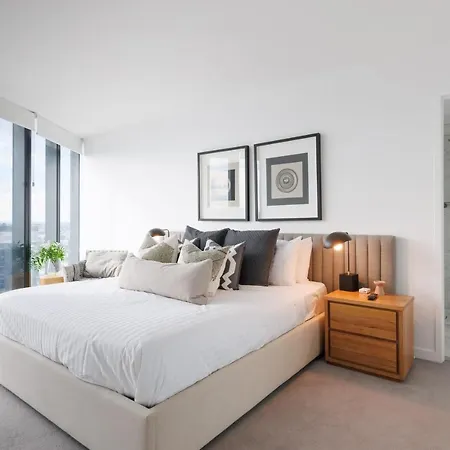 Luxurious 3 Bed Fortitude Valley Penthouse Retreat Apartment