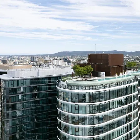 Luxurious 3 Bed Fortitude Valley Penthouse Retreat Apartment Brisbane