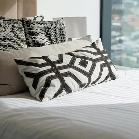 Luxurious 3 Bed Fortitude Valley Penthouse Retreat Apartment *