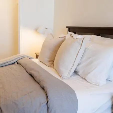 Luxurious 2 Bed Scape Retreat With Rooftop * Brisbane