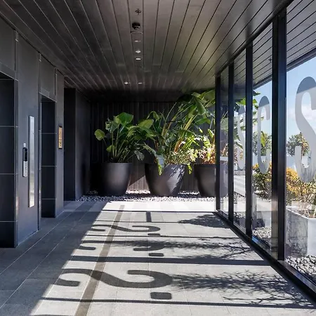 Luxurious 2 Bed Scape Retreat With Rooftop Brisbane