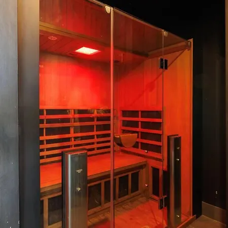 Luxurious 2 Bed Scape Retreat With Rooftop Apartment