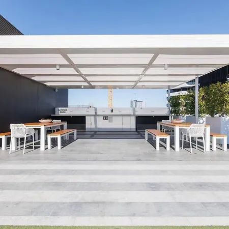 Luxurious 2 Bed Scape Retreat With Rooftop * Brisbane