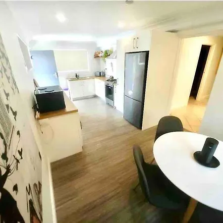 Spacious, Private And Superbly Located * Brisbane