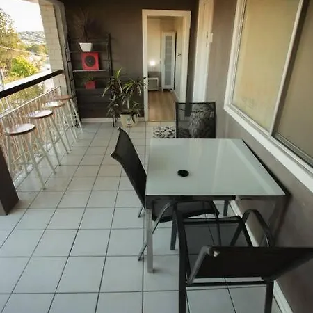 Detached Balcony With Shared Bathroom Apartment *