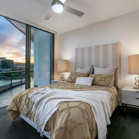 Apartment Stunning Waterfront Penthouse 3 Or 4 Bedrooms *