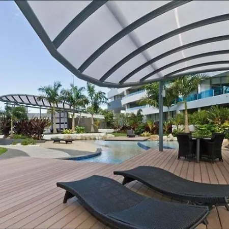 Stunning Waterfront Penthouse 3 Or 4 Bedrooms *