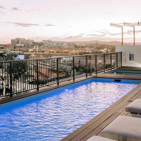Aparthotel Rambla At Perry House 4*