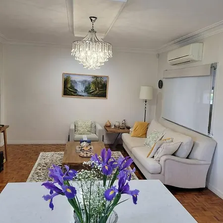 Holiday home Spacious Near Cbd & Airport *